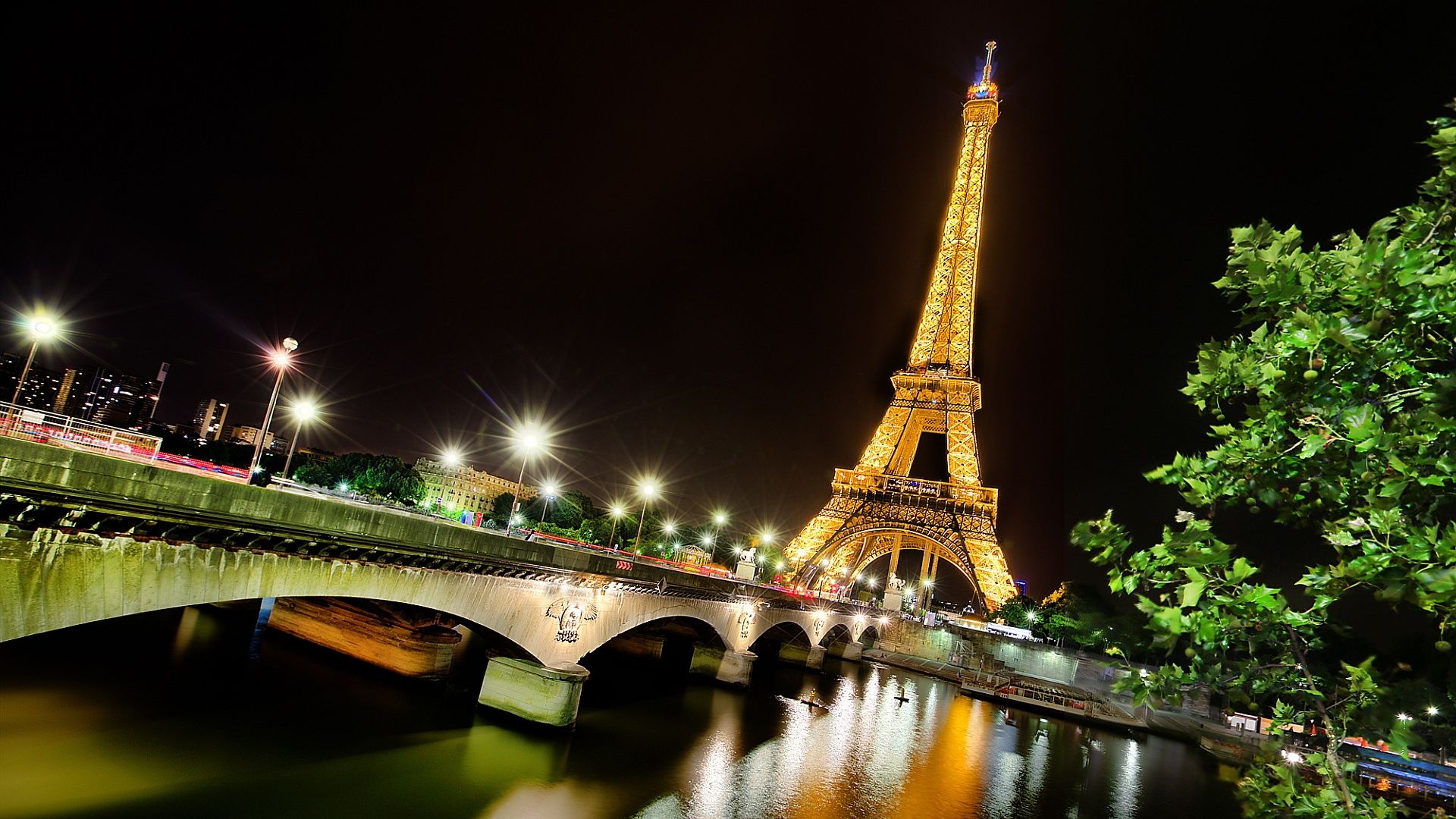 Day 1: Arrival in Paris & Evening City Tour